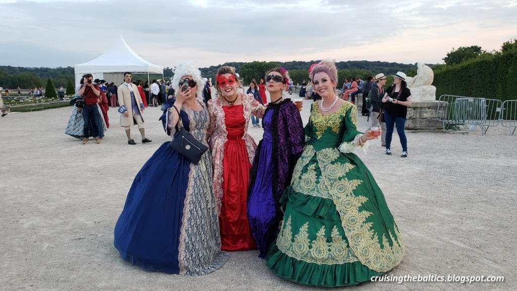 Day 3 – Masquerade ball at the Palace